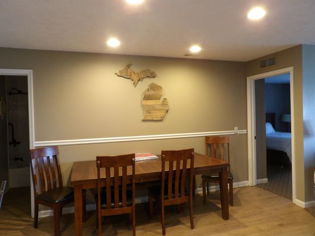 1246 Sunnyside Drive, Cadillac, MI 49601