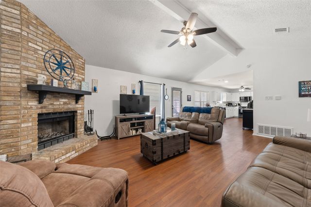 201 Westhill Drive, Hewitt, TX 76643