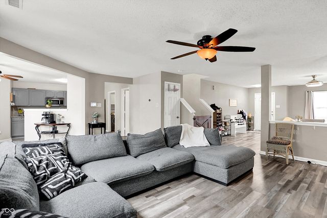 5724 Grassy Bank Drive, Indianapolis, IN 46237