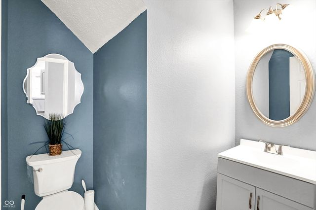 5724 Grassy Bank Drive, Indianapolis, IN 46237