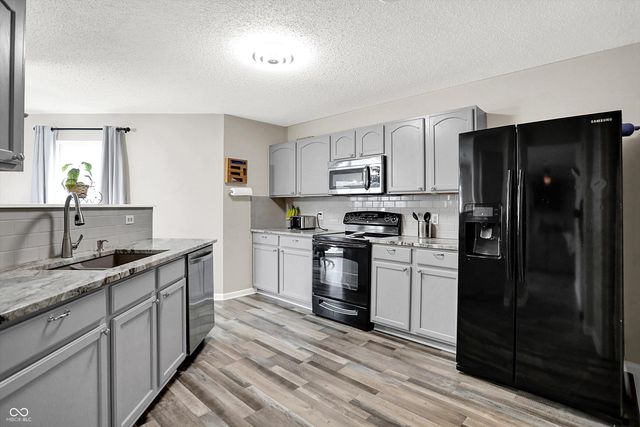 5724 Grassy Bank Drive, Indianapolis, IN 46237