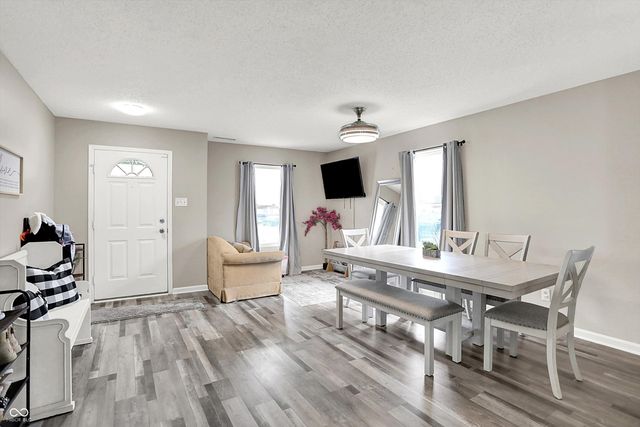 5724 Grassy Bank Drive, Indianapolis, IN 46237