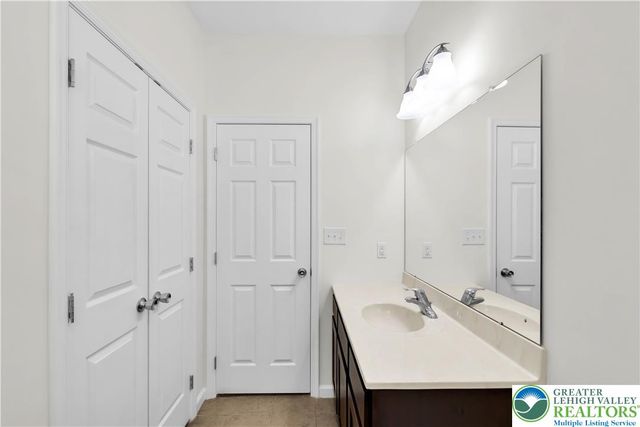 4465 Whitetail Drive, Lower Nazareth Twp, PA 18064