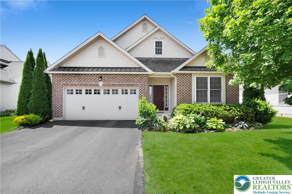 4465 Whitetail Drive, Lower Nazareth Twp, PA 18064