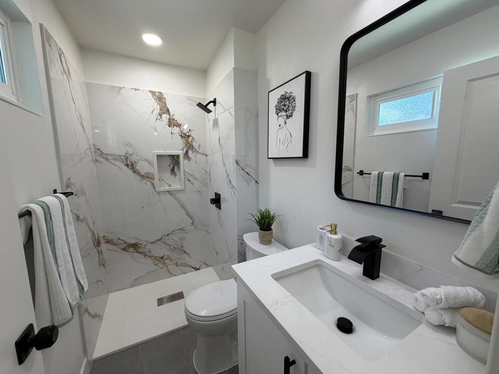Image 11 of property listing at 4245 Houndsbrook Way, San Jose, CA 95111