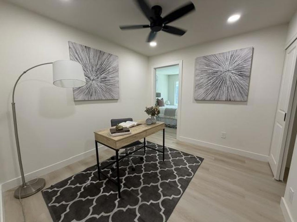 Image 4 of property listing at 4245 Houndsbrook Way, San Jose, CA 95111