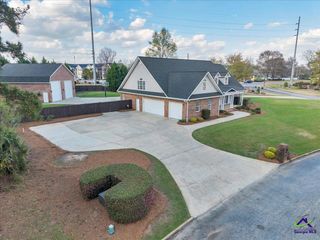 32 Willow Lake Drive, Warner Robins, GA 31093