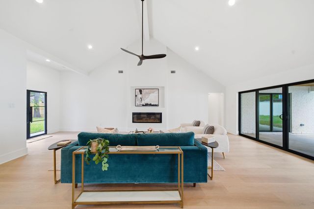 1911 E Allegro Street, Houston, TX 77080