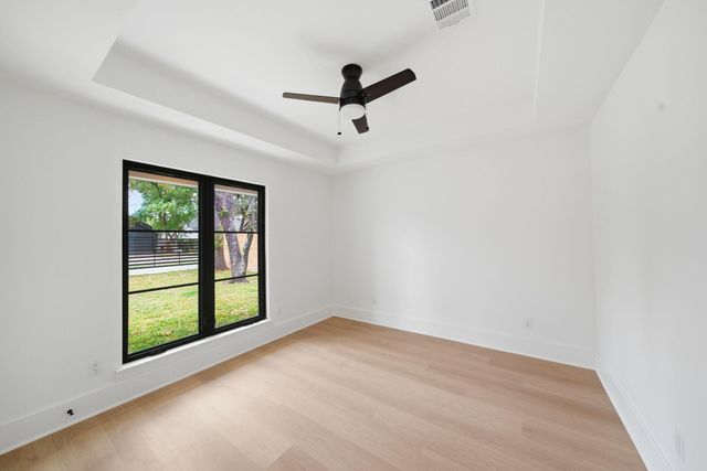 1911 E Allegro Street, Houston, TX 77080