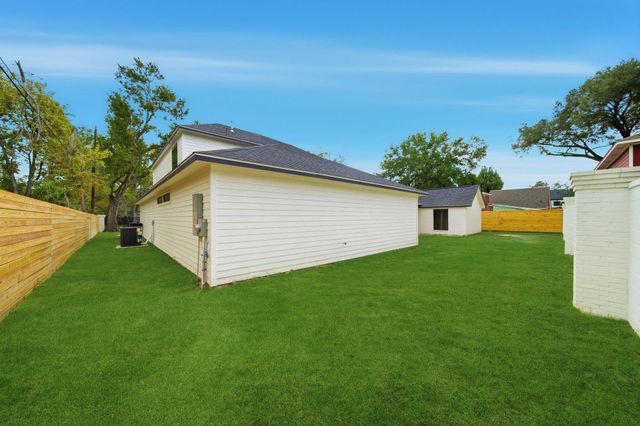 1911 E Allegro Street, Houston, TX 77080