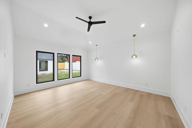 1911 E Allegro Street, Houston, TX 77080