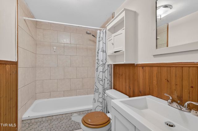 19305 Benhams Road, Bristol, VA 24202