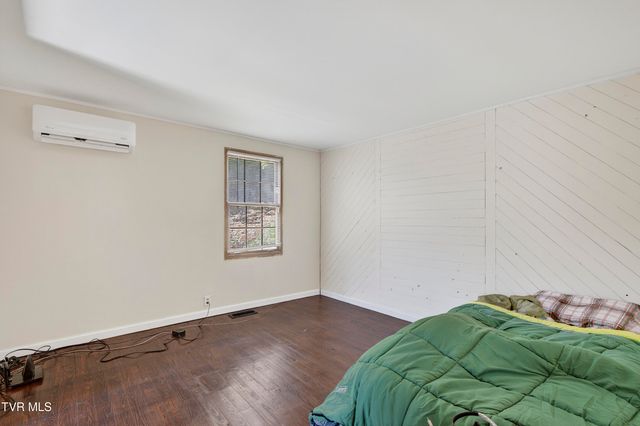 19305 Benhams Road, Bristol, VA 24202