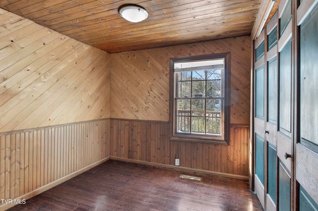 19305 Benhams Road, Bristol, VA 24202