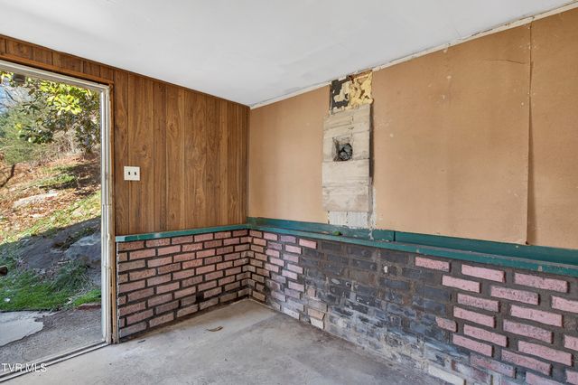 19305 Benhams Road, Bristol, VA 24202