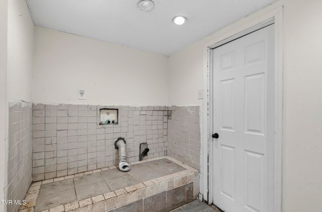 19305 Benhams Road, Bristol, VA 24202