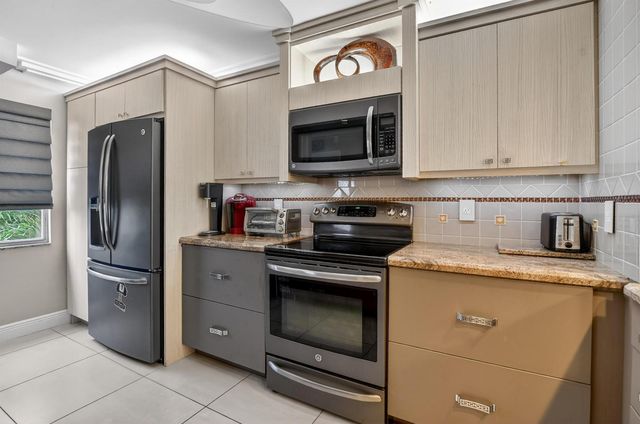 3080 Yarmouth D, Boca Raton, FL 33434