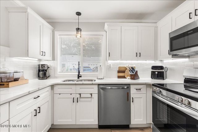 666A Farrington Court, Manchester, NJ 08759
