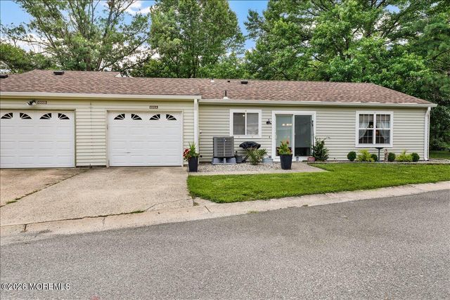 666A Farrington Court, Manchester, NJ 08759