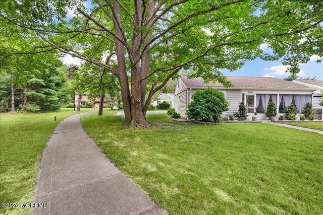 666A Farrington Court, Manchester, NJ 08759