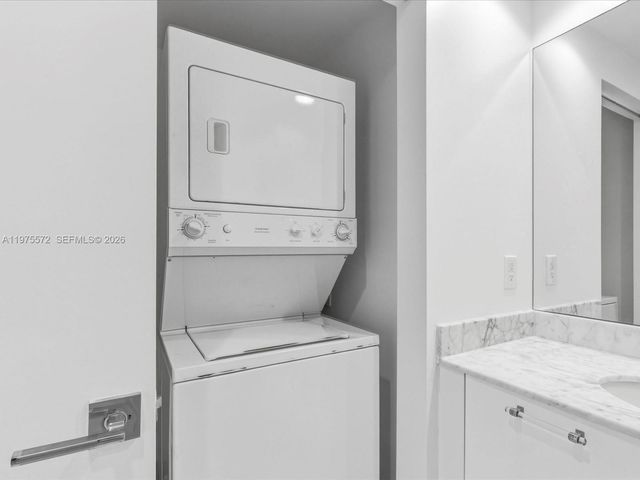 951 Brickell Ave 2610, Miami, FL 33131