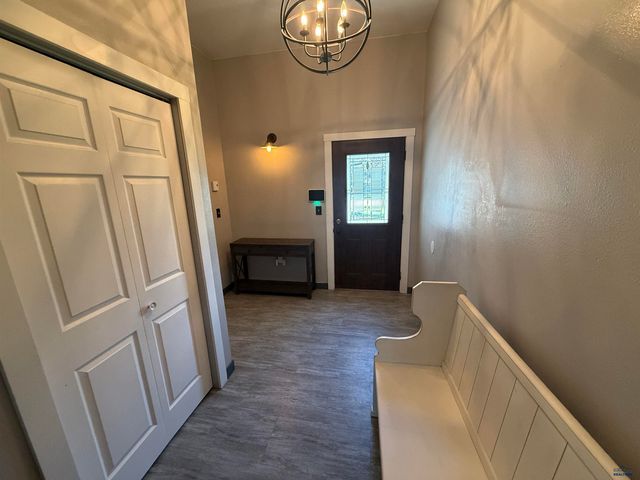 522 SWALLOW DR, Box Elder, SD 57719