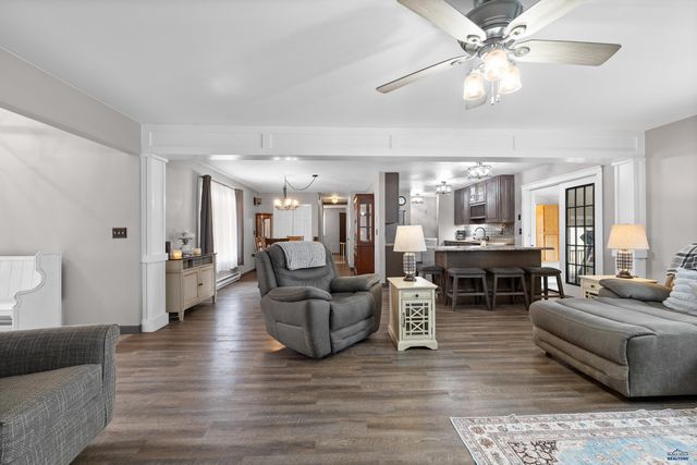 522 SWALLOW DR, Box Elder, SD 57719