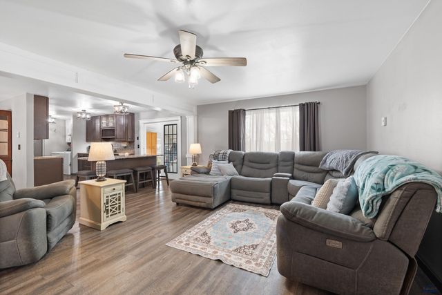 522 SWALLOW DR, Box Elder, SD 57719