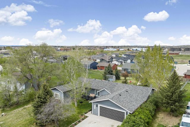 522 SWALLOW DR, Box Elder, SD 57719