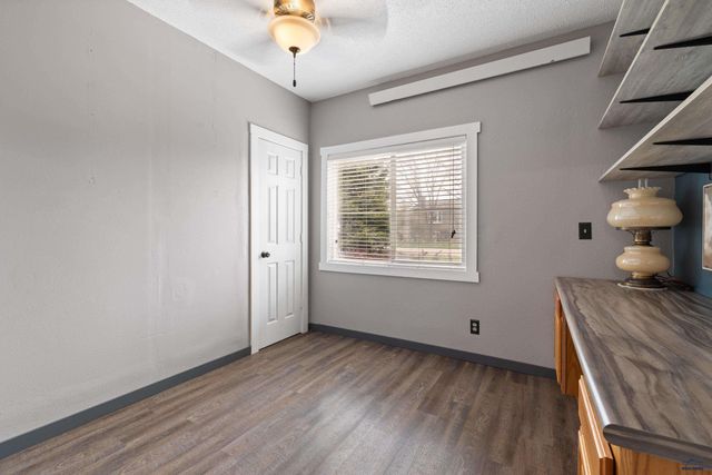 522 SWALLOW DR, Box Elder, SD 57719