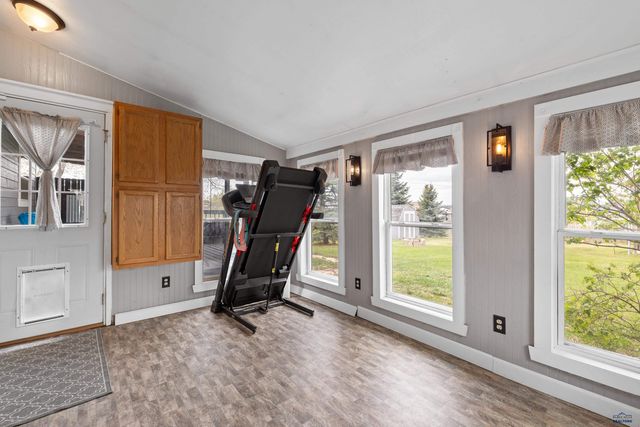 522 SWALLOW DR, Box Elder, SD 57719
