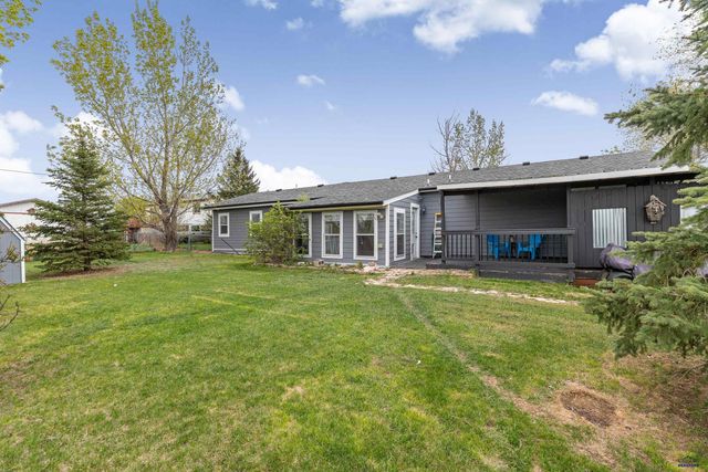 522 SWALLOW DR, Box Elder, SD 57719