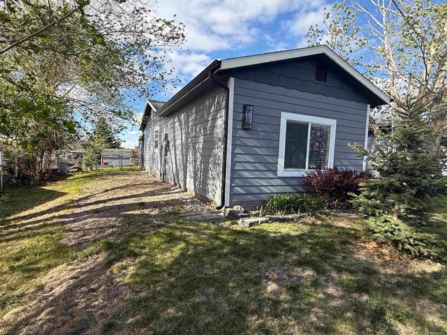 522 SWALLOW DR, Box Elder, SD 57719