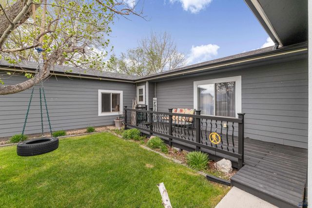 522 SWALLOW DR, Box Elder, SD 57719