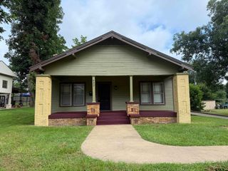 632 Nacogdoches, Jacksonville, TX 75766