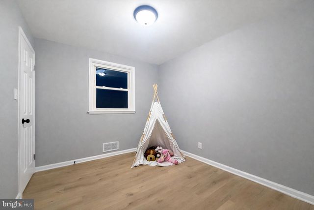 3301 CROYDON RD, Baltimore, MD 21207