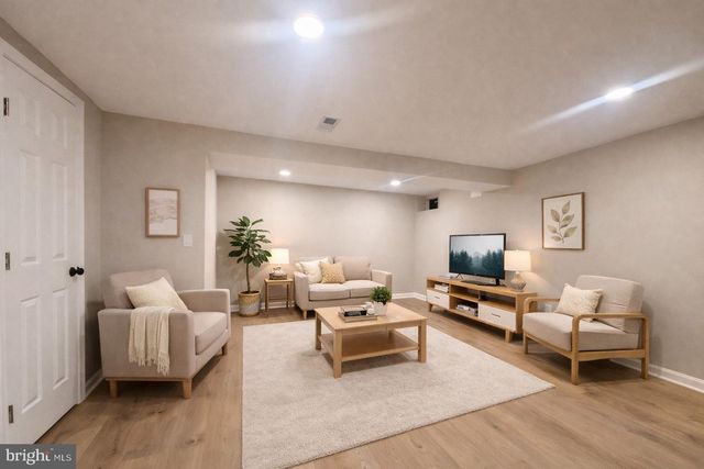 3301 CROYDON RD, Baltimore, MD 21207