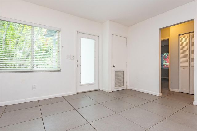 330 NE 86 St, El Portal, FL 33138