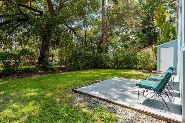 330 NE 86 St, El Portal, FL 33138