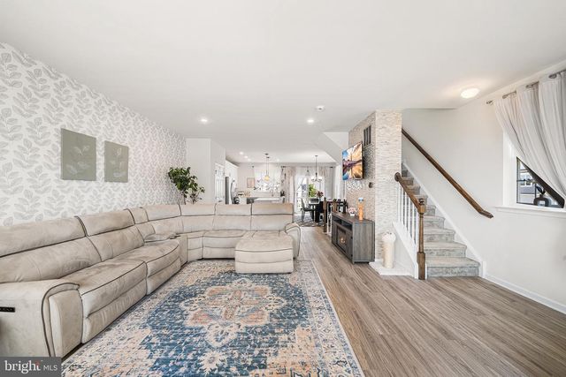 421 RIDGEWOOD DR, Royersford, PA 19468