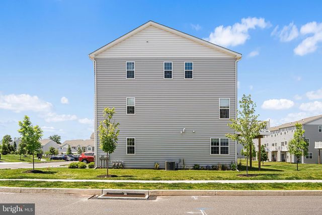 421 RIDGEWOOD DR, Royersford, PA 19468