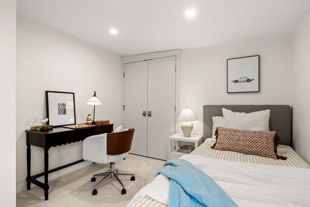 632 Neponset St Ext, Norwood, MA 02062