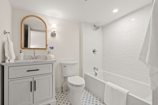 632 Neponset St Ext, Norwood, MA 02062