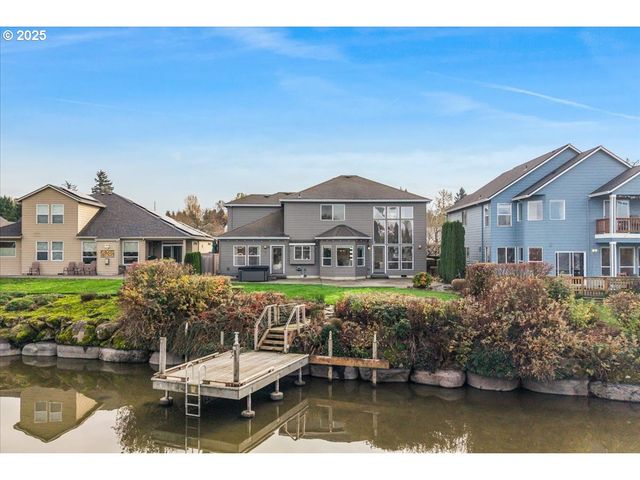 21157 Ne SHORE Dr, Fairview, OR 97024