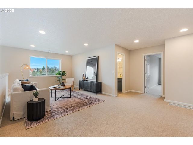 21157 Ne SHORE Dr, Fairview, OR 97024