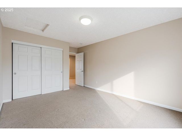 21157 Ne SHORE Dr, Fairview, OR 97024