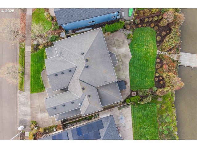 21157 Ne SHORE Dr, Fairview, OR 97024