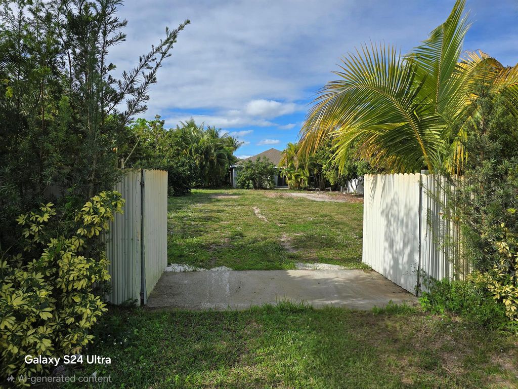 5676 SE Inez Avenue, Stuart, FL 34997