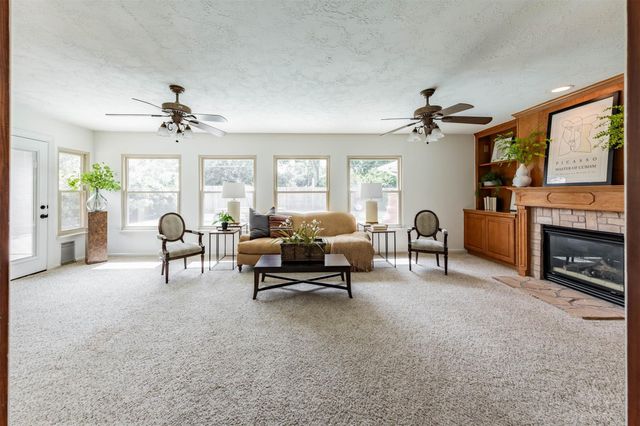 1015 Bluebonnet St, Katy, TX 77493