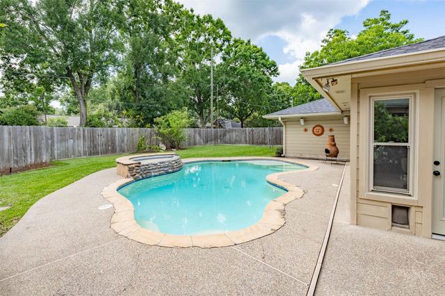 1015 Bluebonnet St, Katy, TX 77493